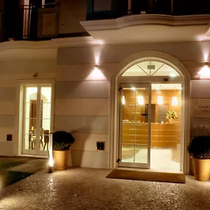 *** Hotel Accademia Italy